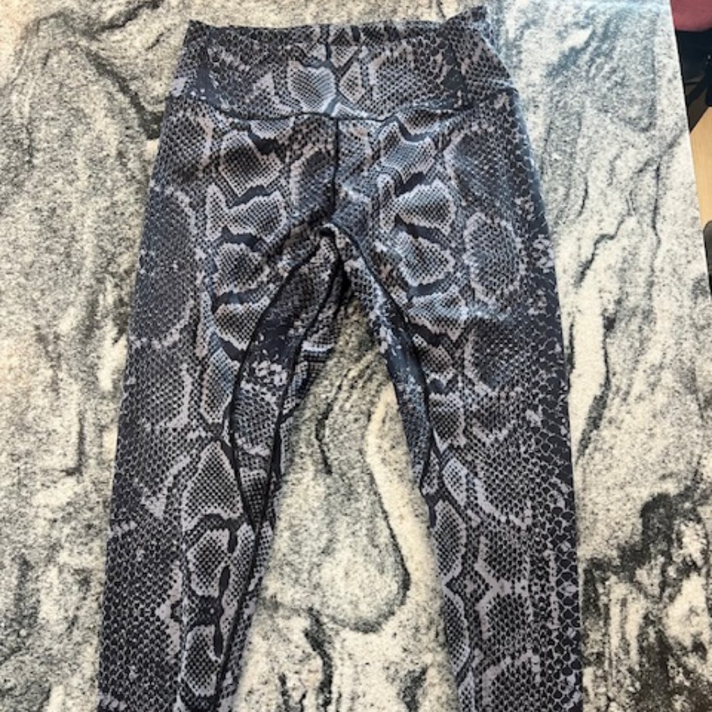 Leggings Or Athletic Wear Polyester Spandex Snakeskin Pattern Unsure Of Brand